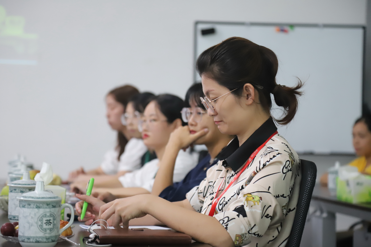 情满中秋，共话未来。91茄子成品短视频入口工会举行中秋茶话会